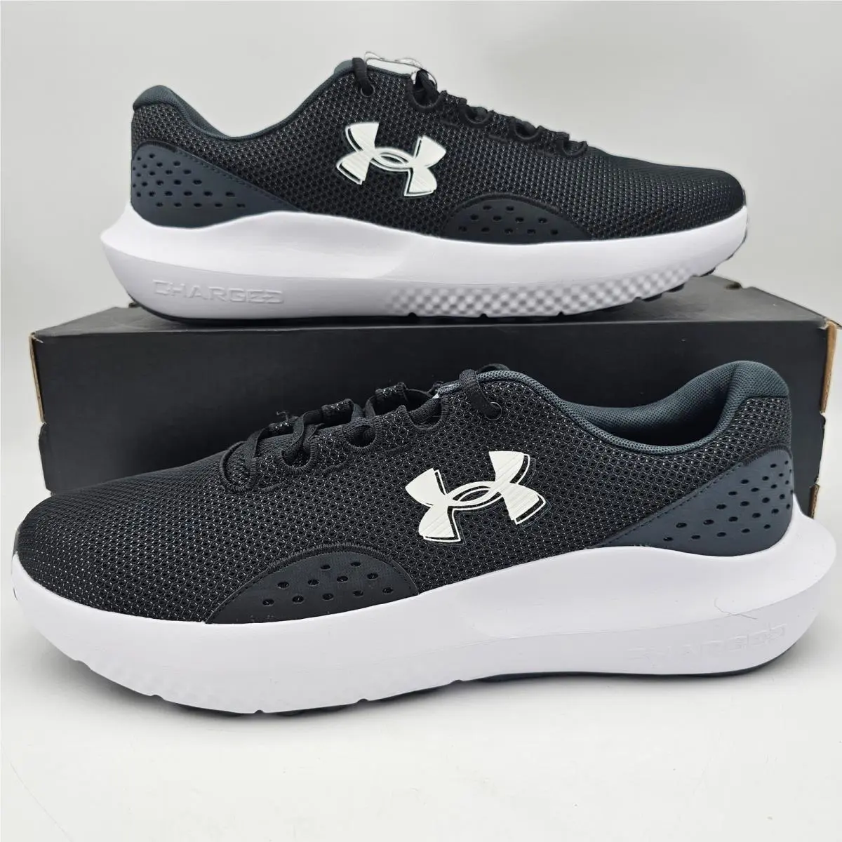 Under Armour Charged Surge Mens Running Shoes Black White Size 14 4E