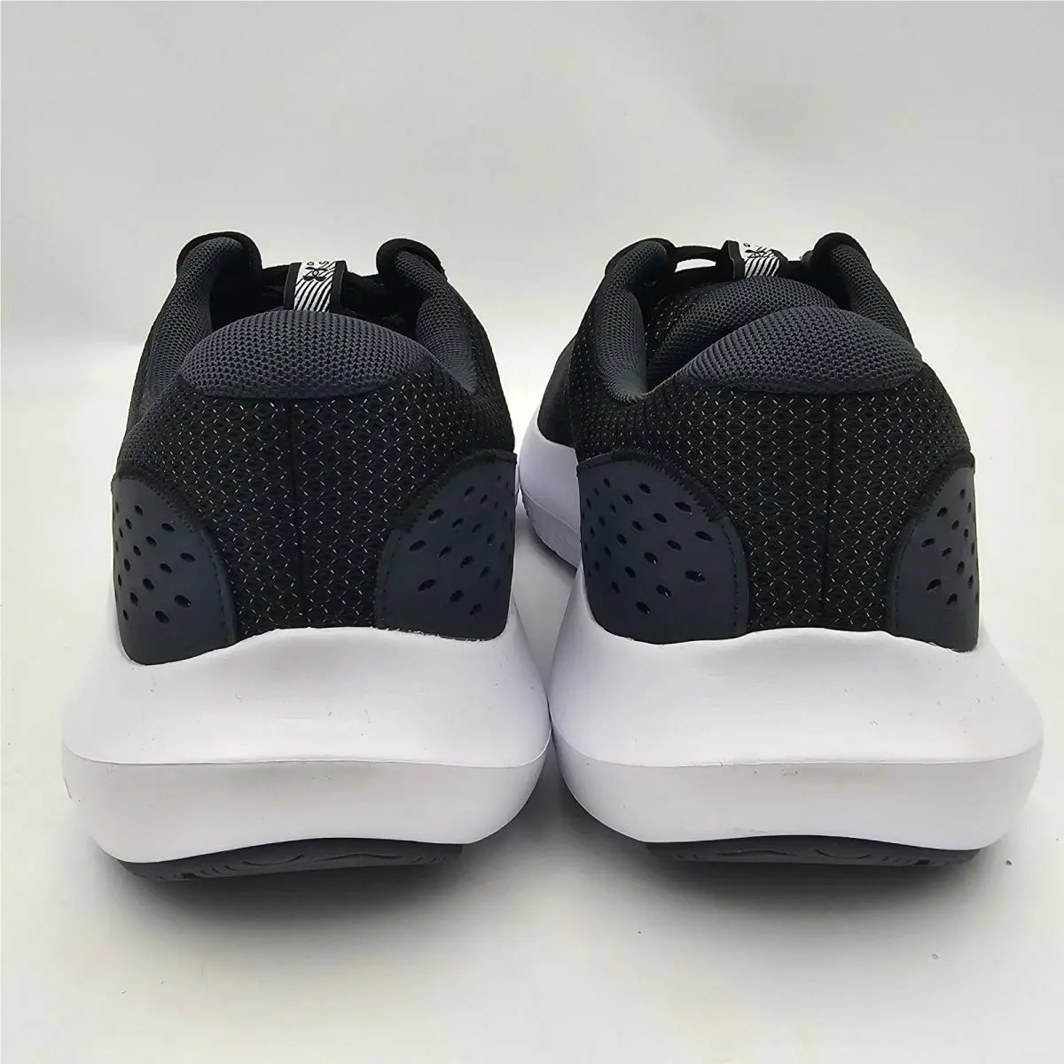 Under Armour shoes - Charged Surge - Charged Surge - Black 6