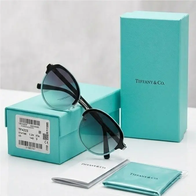 Tiffany Co TF 3068 6141/9S Black Round Gradient Sunglasses Italy