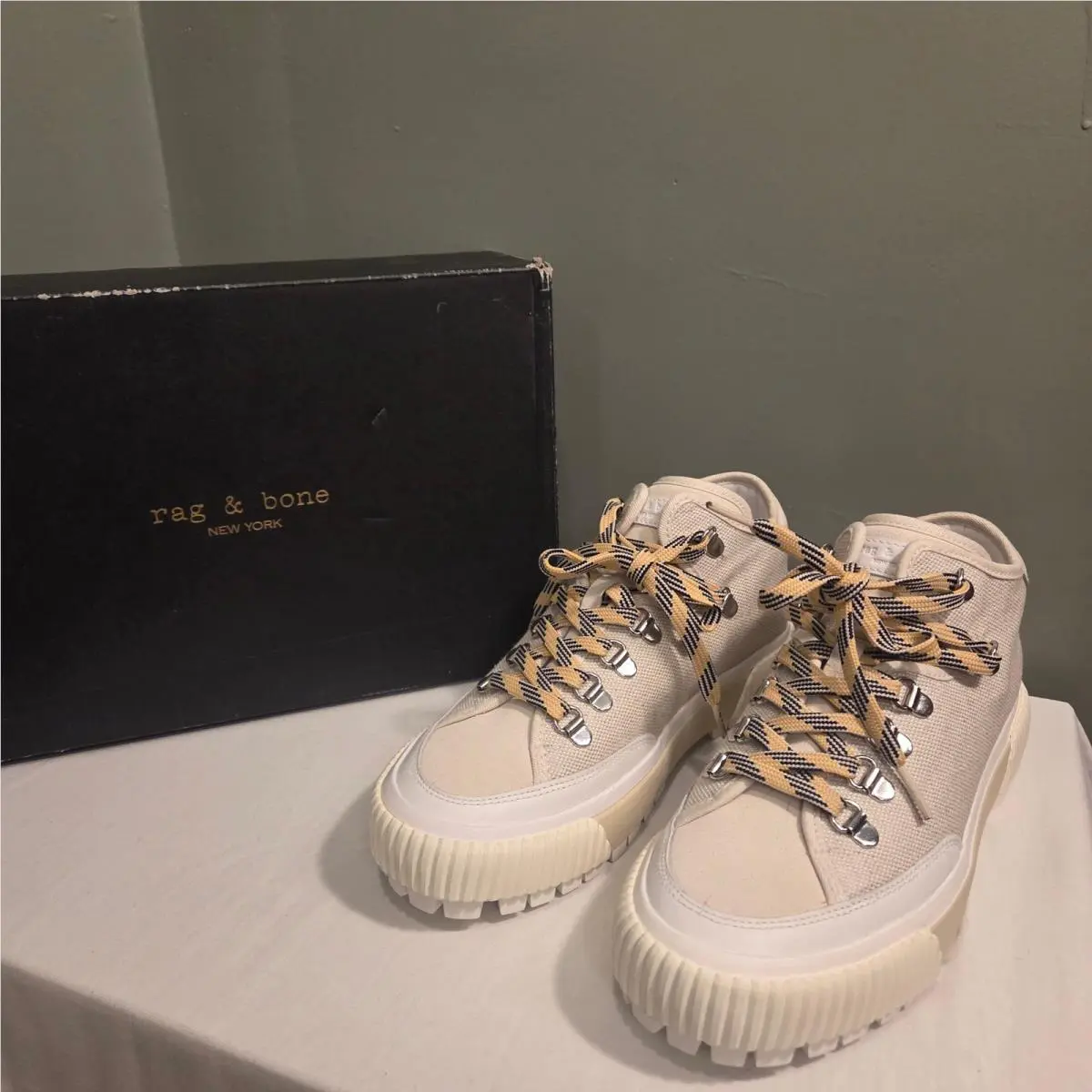 Rag Bone RB Army Hiker Low Sneaker Women`s Size 38.5 US 8.5 Ecru