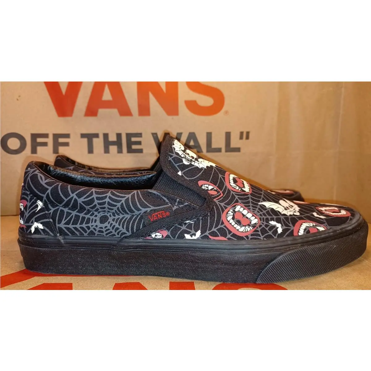 Vans Men`s 4.5/Women`s 6 Glow in The Dark Frights Black Bats Slip On- VN000XG88