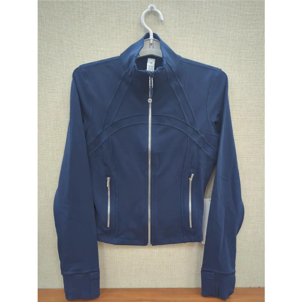 Lululemon Define Cropped Nulu Jacket Women`s Size 8