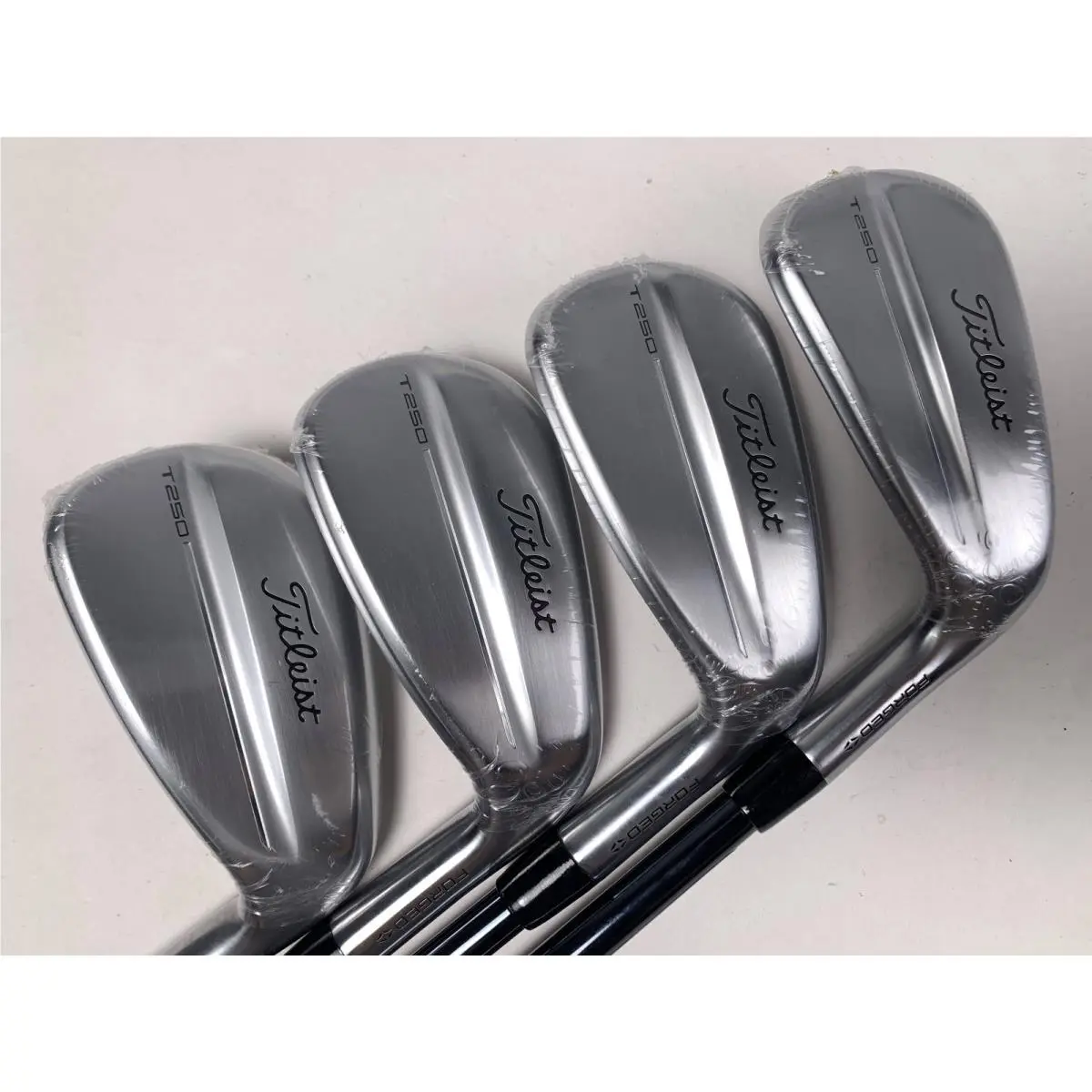 Titleist T250 2025 Iron Set 7-PW Ust Mamiya Recoil Dart F3 Regular RH