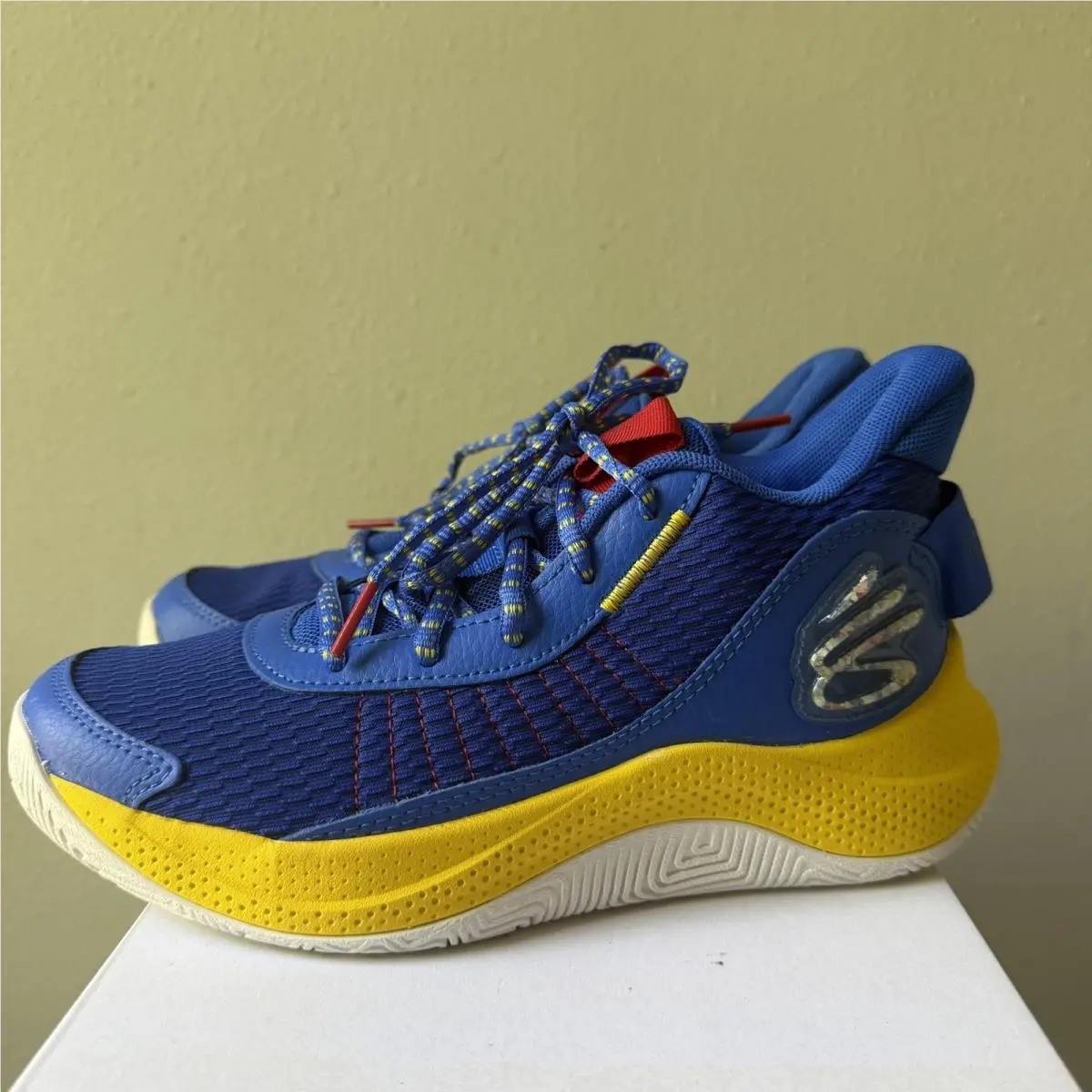 Under Armour shoes - Blue (UPC: 196883138692) 1