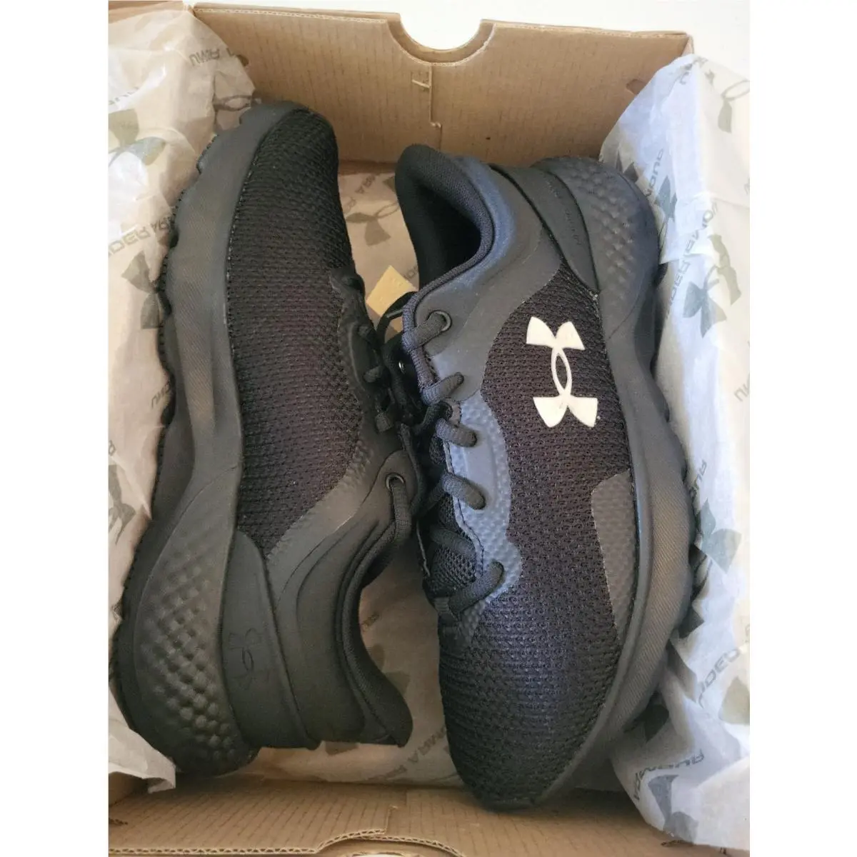 Under Armour Charged Escape 4 Shoes Womens Size 7 Black Running 3025507-001