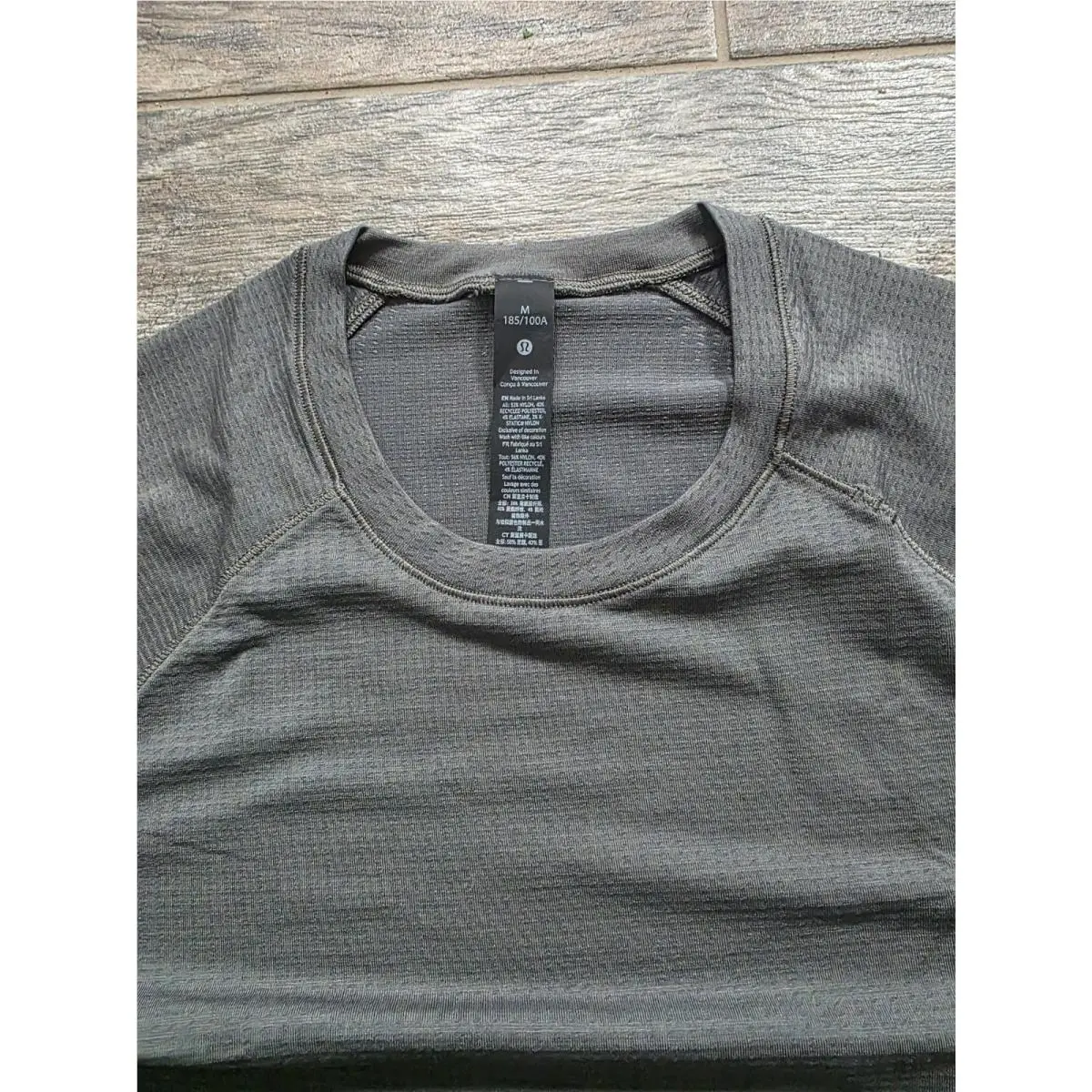 Lululemon clothing - Lululemon Metal Vent Tech - Metal Vent Tech - Grey/Sage 1