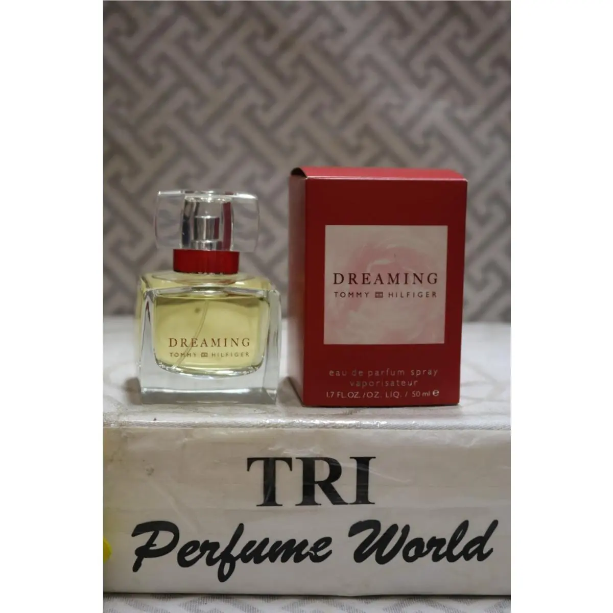 Dreaming Tommy Hilfiger Eau de Parfum Women Spray 1.7 Fl. oz