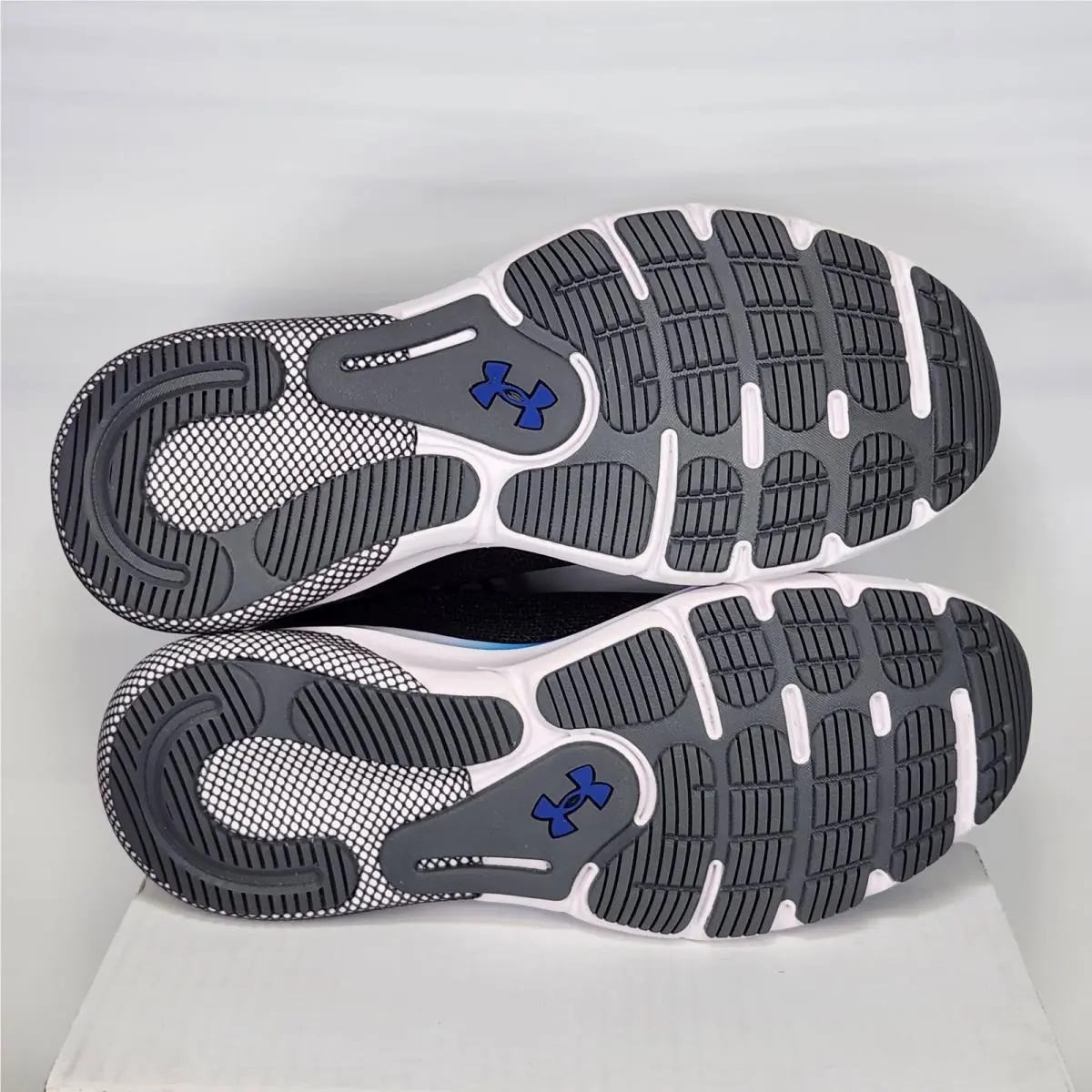 Under Armour shoes - Under Armour HOVR Turbulence - HOVR Turbulence - Black 4