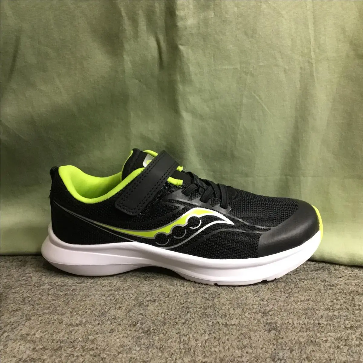 Boys Saucony SK265524 Black/lime Kinvara 13 A/c Sneakers Size 13 M