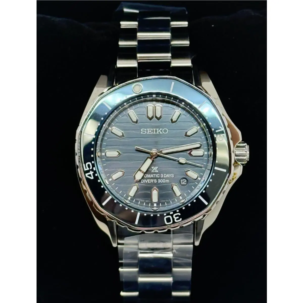 Seiko Prospex Auto Blue Dial 41mm 300 Meters Men`s Watch SPB483