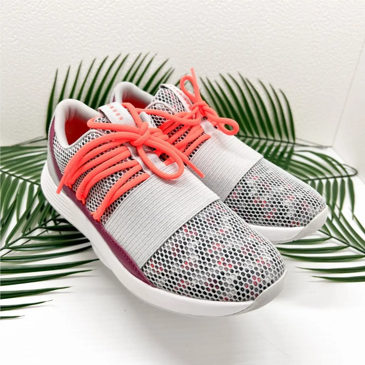 Under Armour Women`s Breathe 3019973-105 Gray Running Shoes Sneakers Size 8