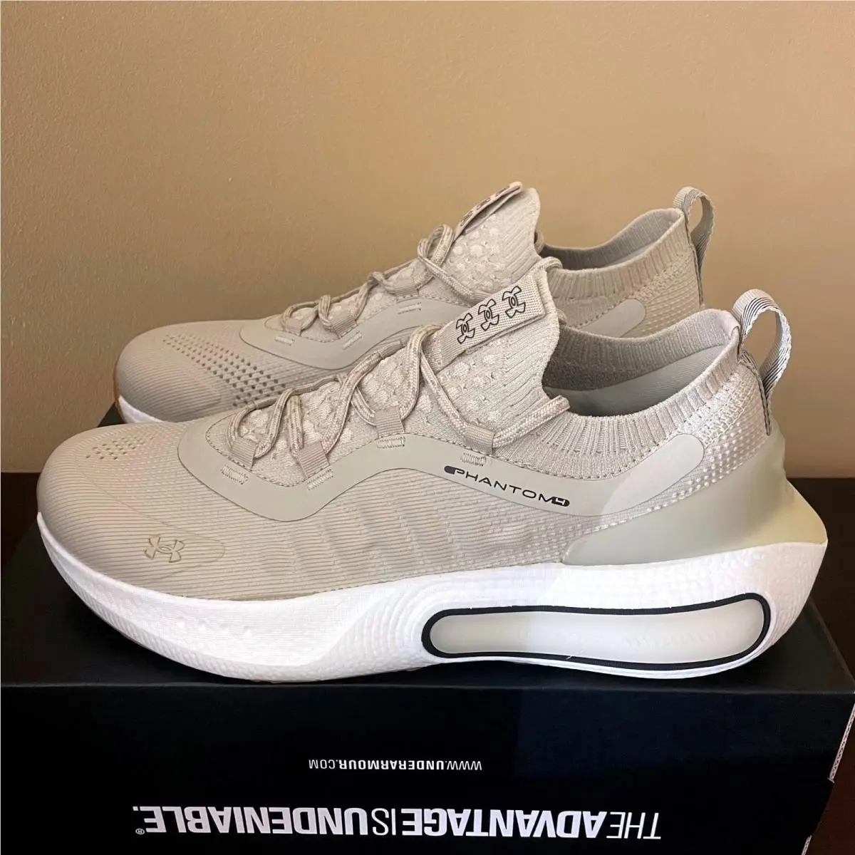 Under Armour UA Phantom 4 Mens Running Shoes Brown White 3027593-289 Size 10.5