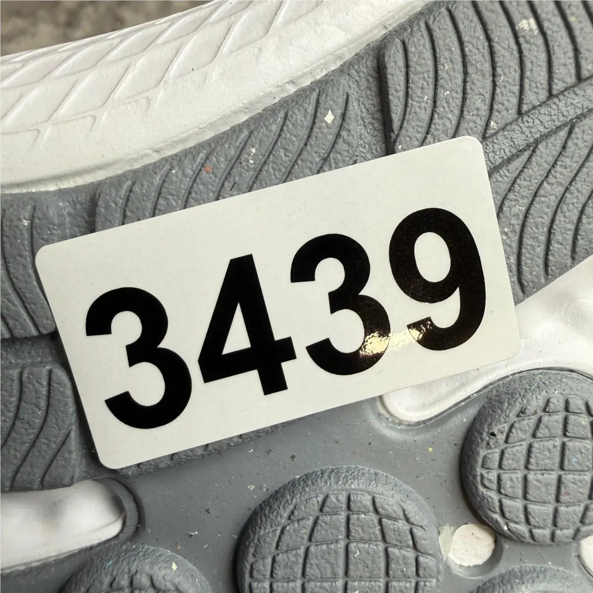Under Armour shoes - Under Armour Charged Assert 10 - Gray 5