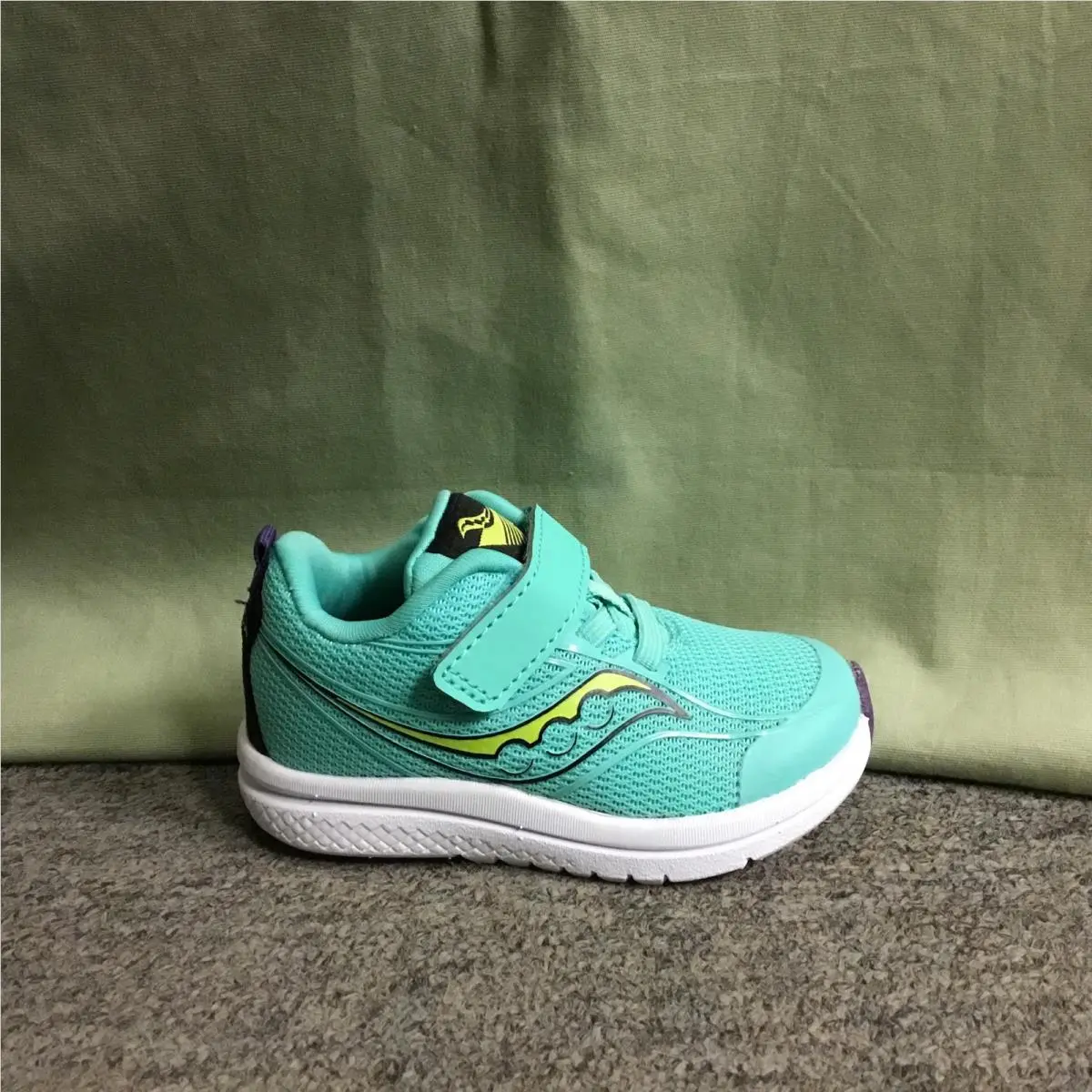Little Girls Saucony SL165526 Mint Kinvara 13 A/c Sneakers Size 4.5 Wide