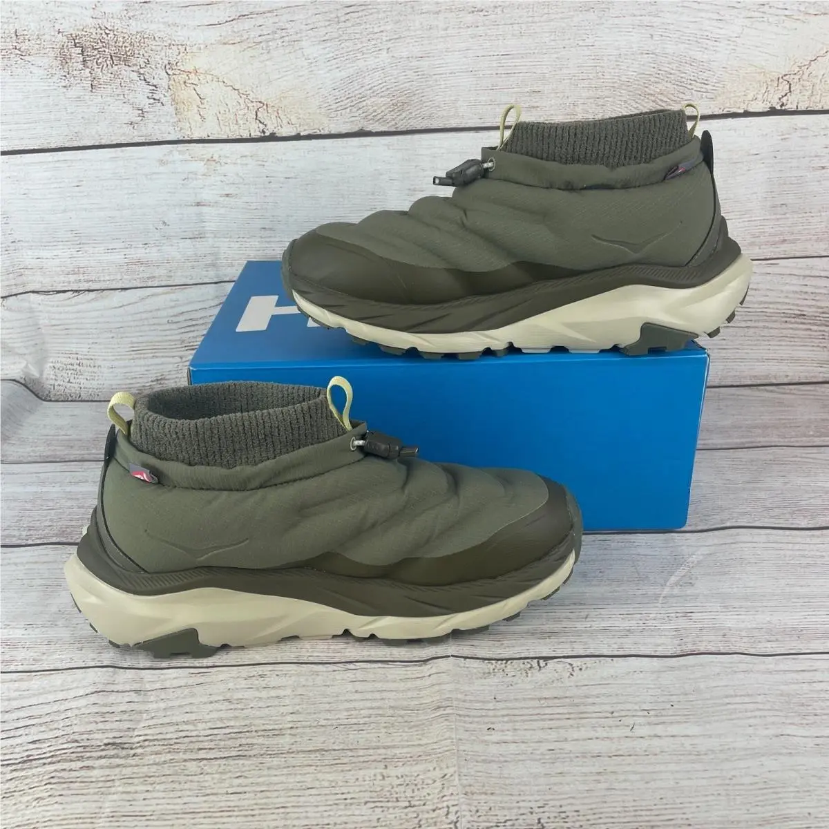 Hoka shoes - Green (UPC: 198605157172) 0