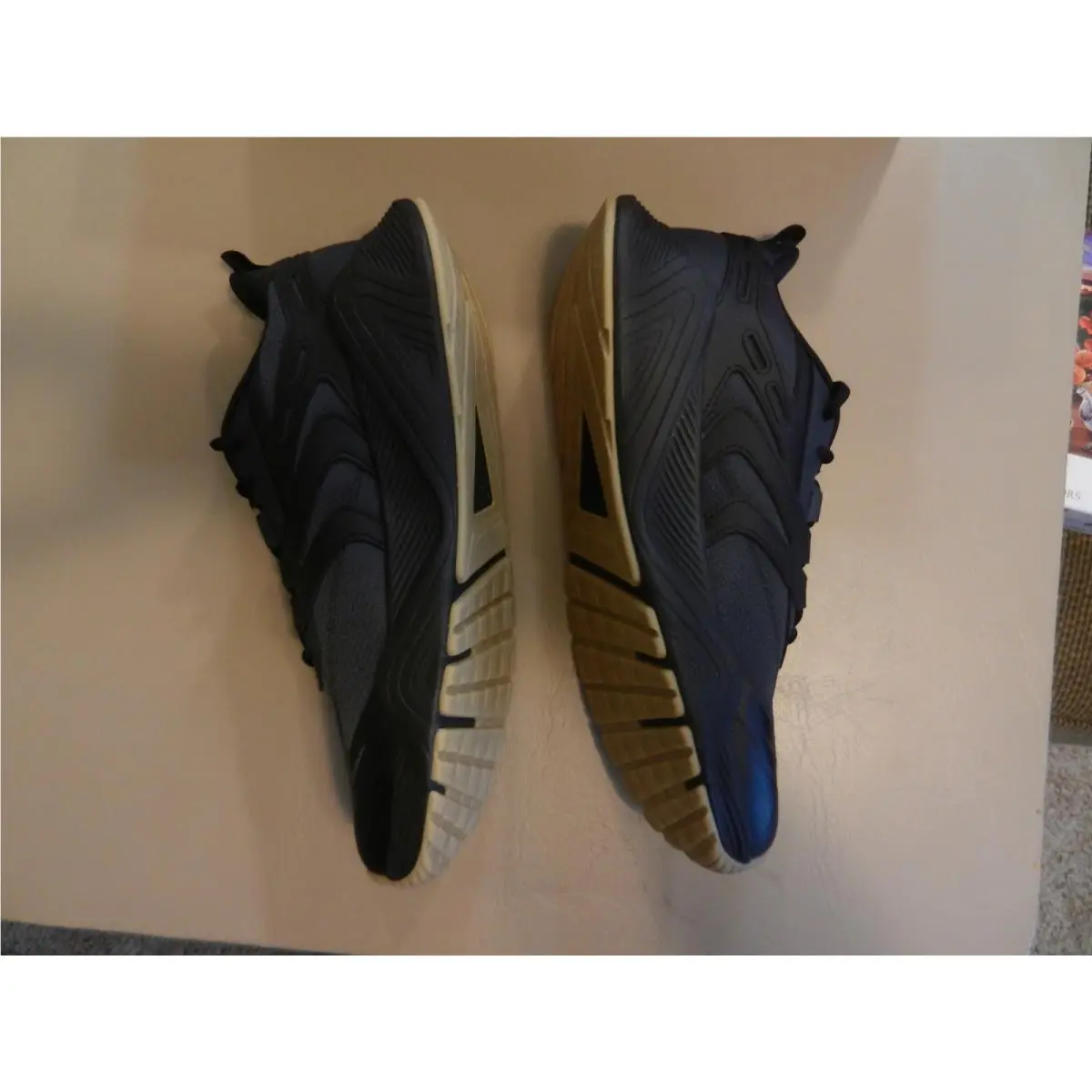 Under Armour shoes - under armour hovr - hovr - Black 1