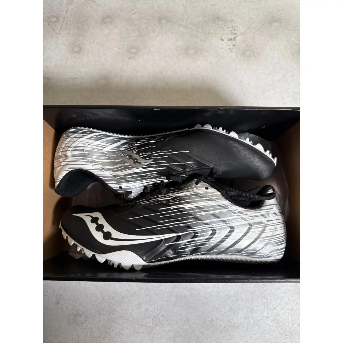 Saucony shoes - Black/White (UPC: 195019134317) 8