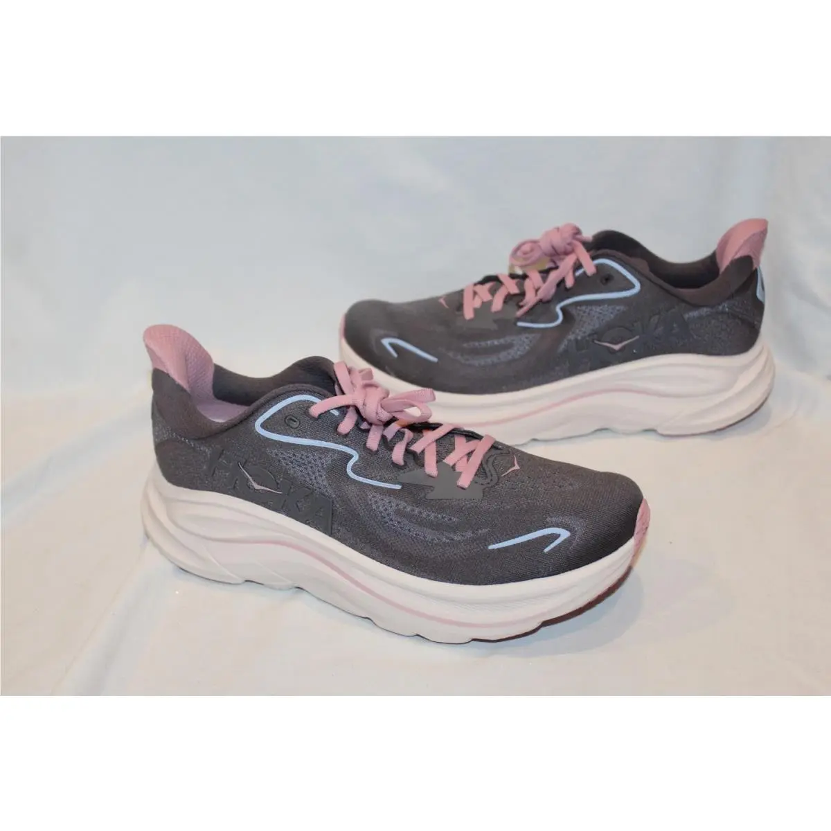 Hoka One Women`s Clifton 10 Running Athletic Sneakers Gray Pink 9.5