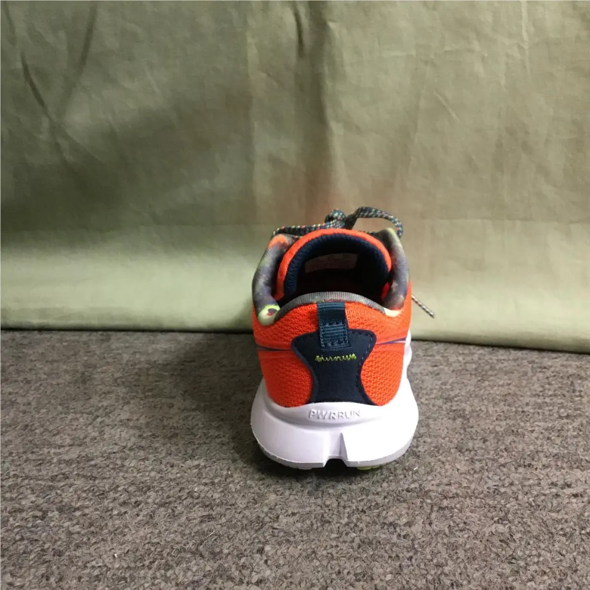 Saucony shoes - Orange 2
