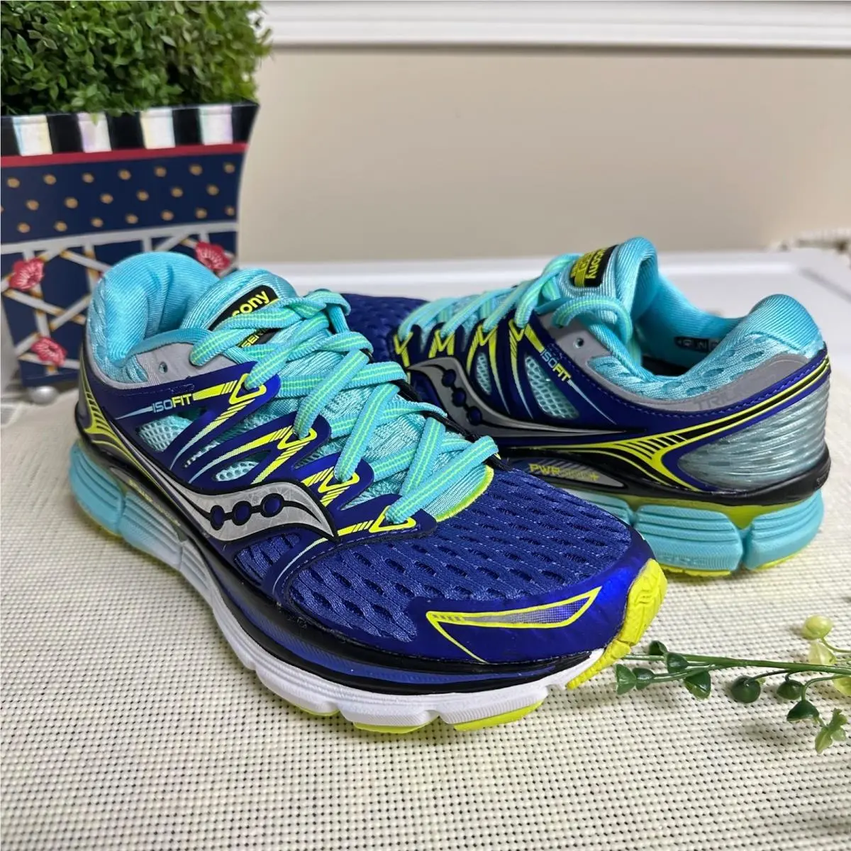 Saucony Triumph Iso Womens Running Shoes Size 6 -blue Green