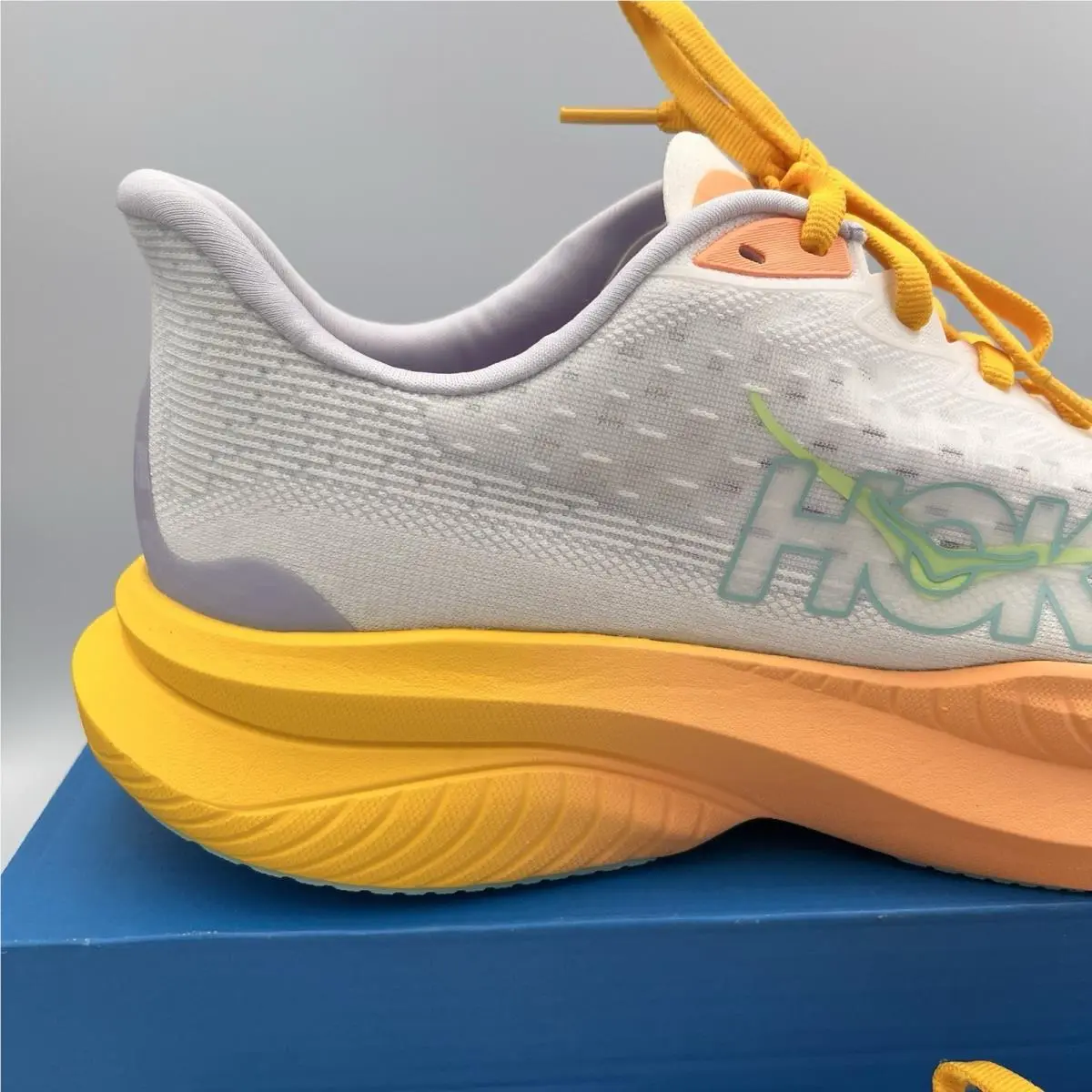 Hoka shoes - HOKA Mach 6 - Mach - White 1