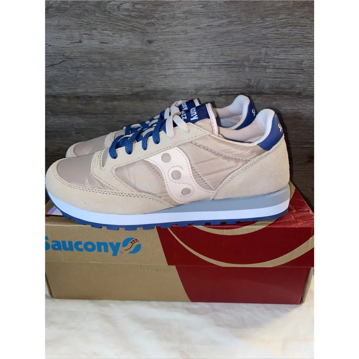 Saucony Women`s Jazz Sneaker Extra Shoelaces Sz 12 S1044-514