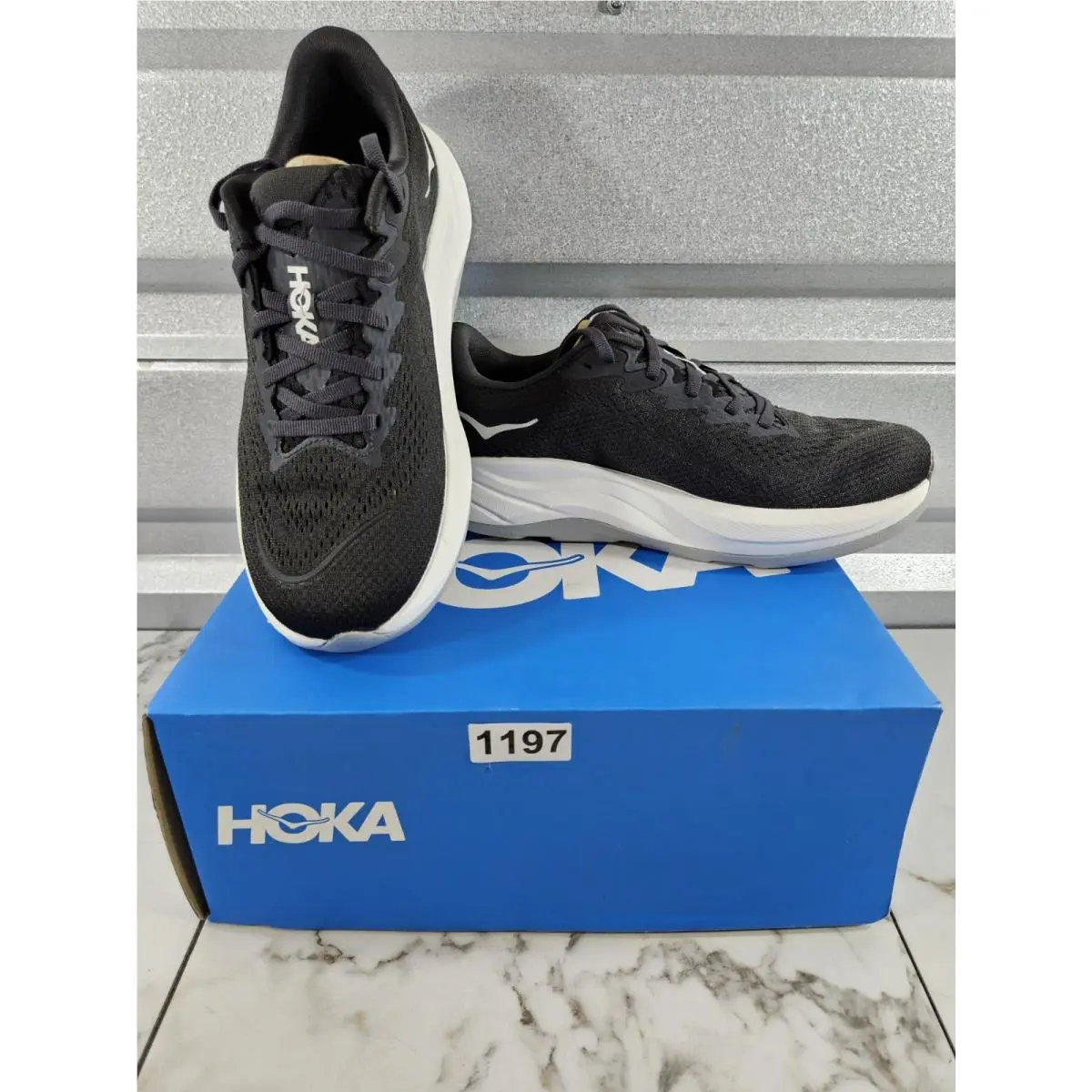 Hoka W Rincon 4 Size 7B Women Black and White