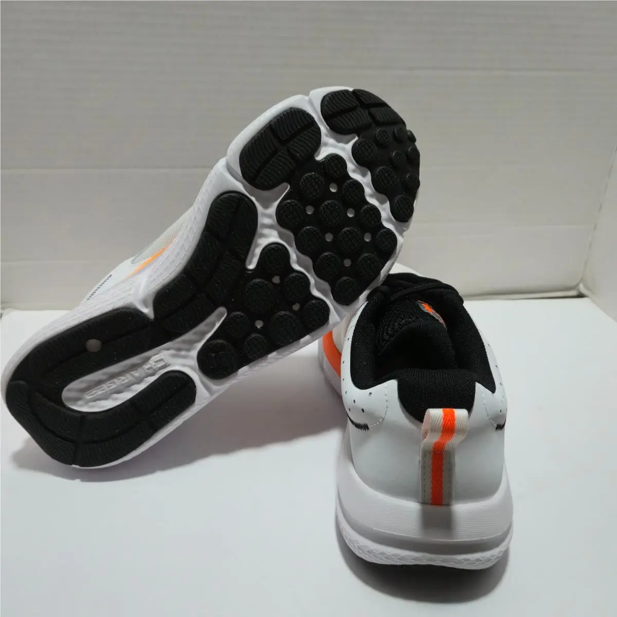 Under Armour shoes - Under Armour Charged Assert 10 - 3026176-101 - White 2