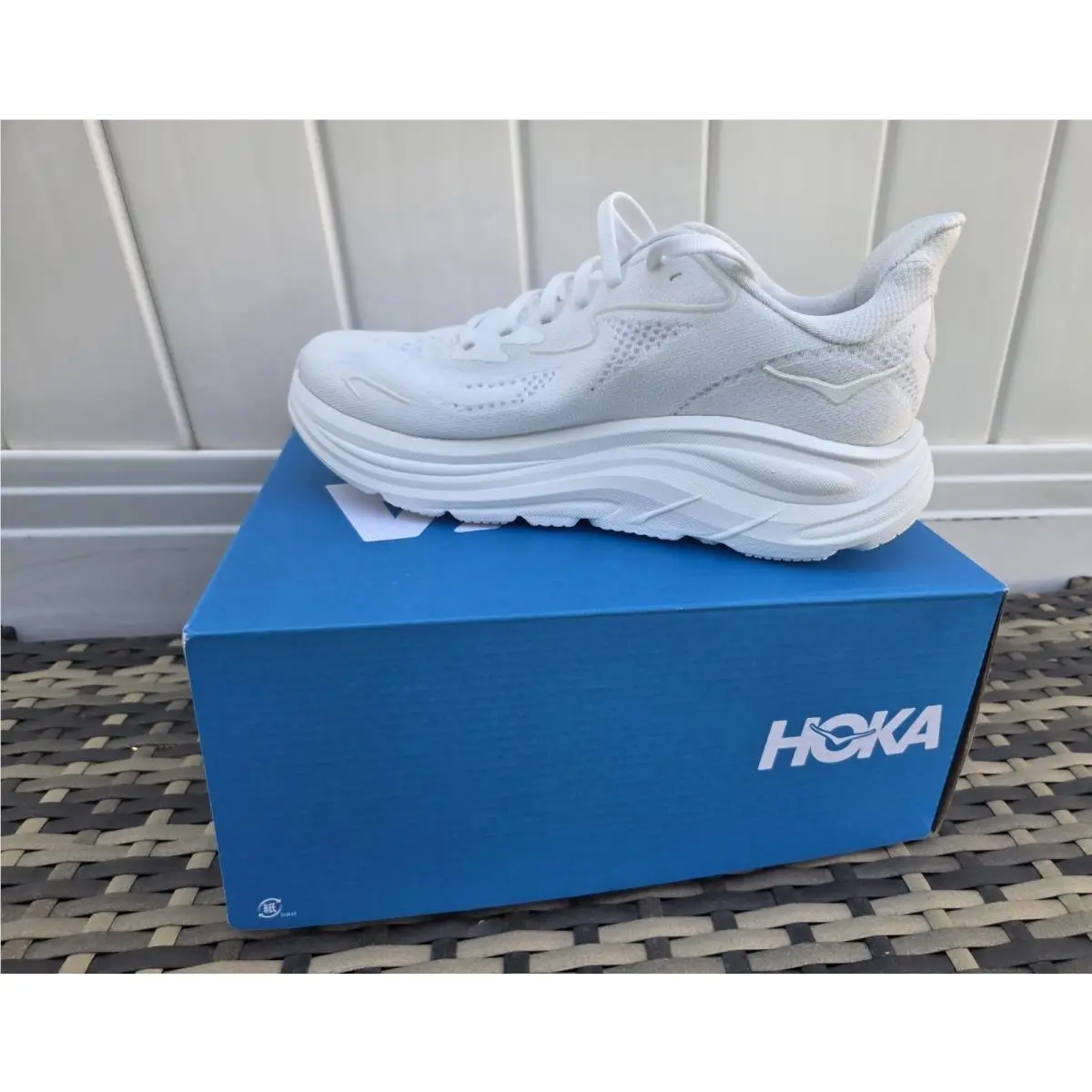 Hoka Women`s Clifton 10 Running Shoes Size 6 B Usa