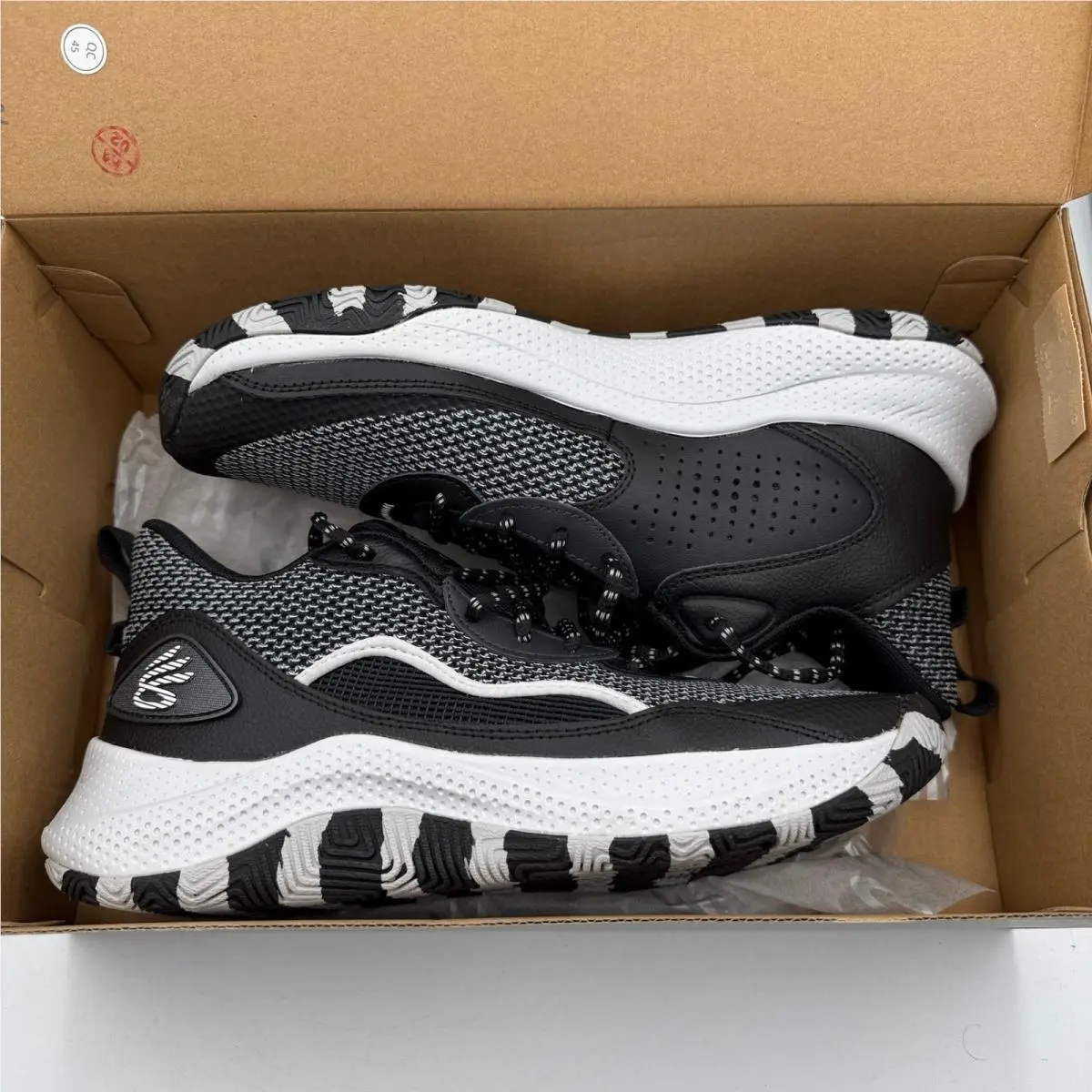 Under Armour shoes - Curry 3Z24 - Curry - Black 5