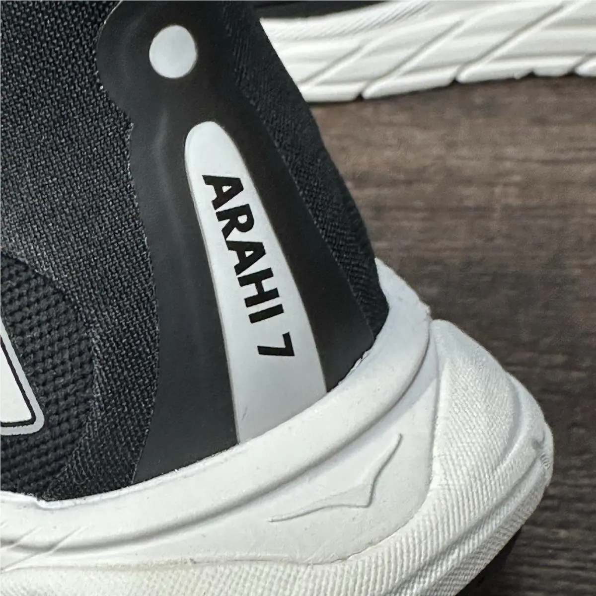 Hoka shoes - Hoka One One Arahi 7 - 1147890/BWHT - Black 9
