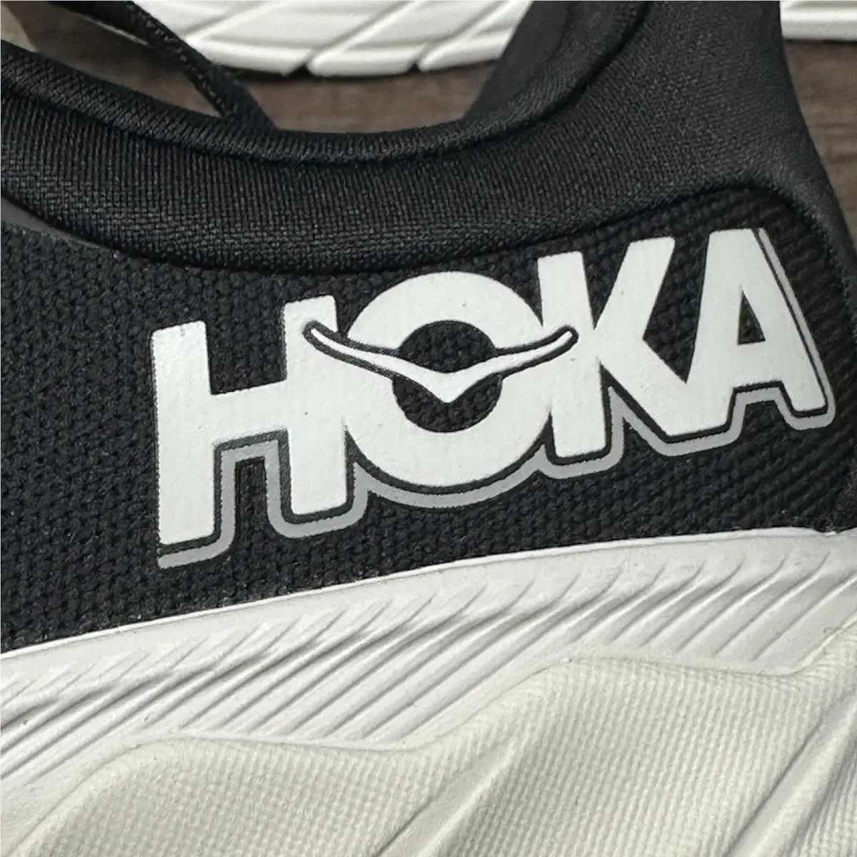 Hoka shoes - Hoka One One Arahi 7 - 1147890/BWHT - Black 8