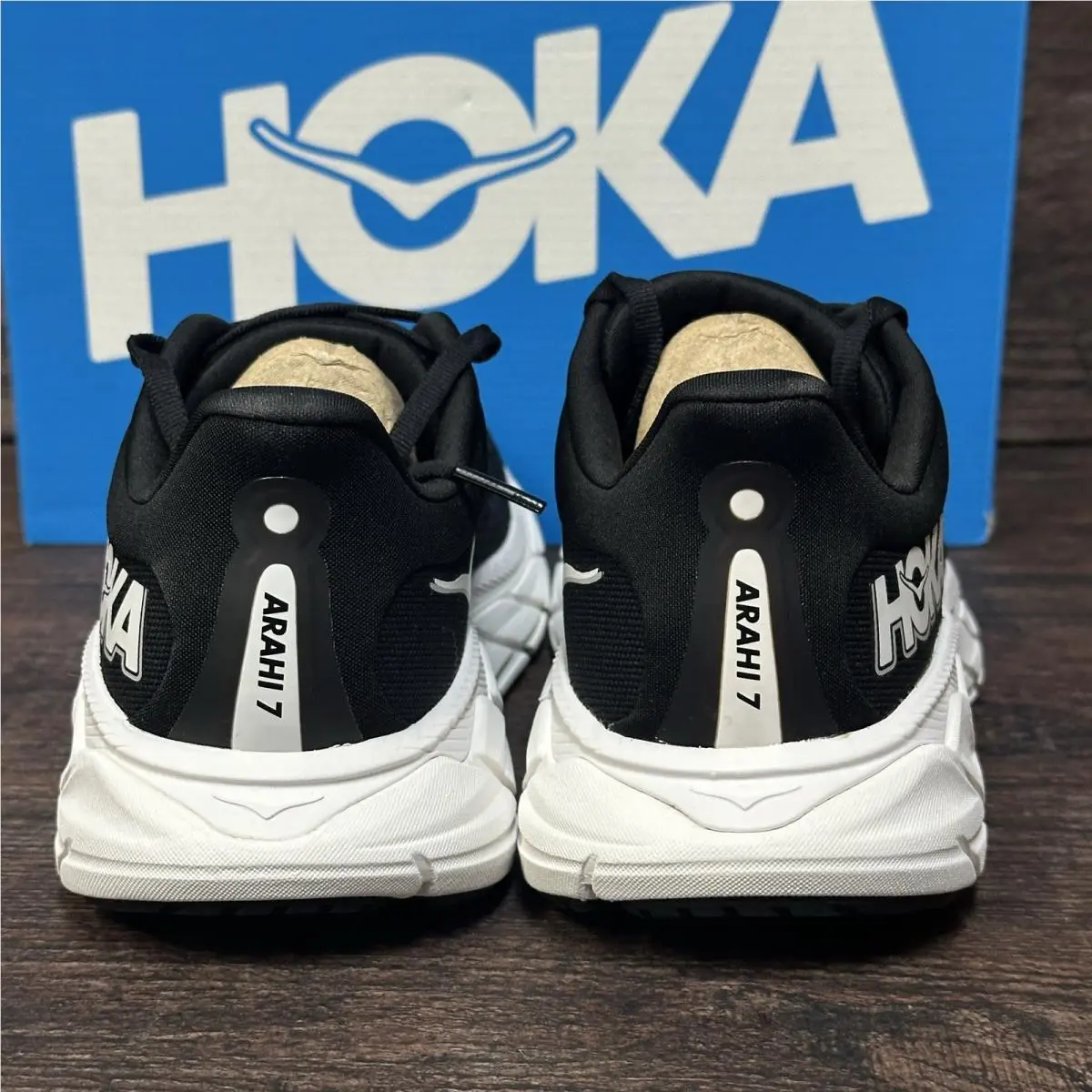 Hoka shoes - Hoka One One Arahi 7 - 1147890/BWHT - Black 4