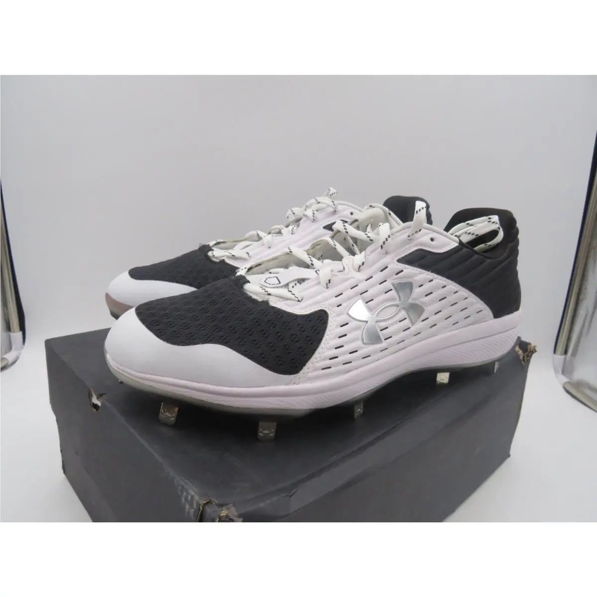Under Armour 3022999 Mens Yard Mtbaseball Shoe Black/white Size 7