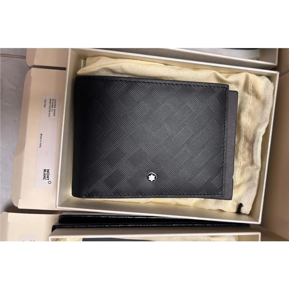 Montblanc Extreme 3.0 Black 6CC Wallet Card Holder Luxury Men`s Bifold 131762 MB