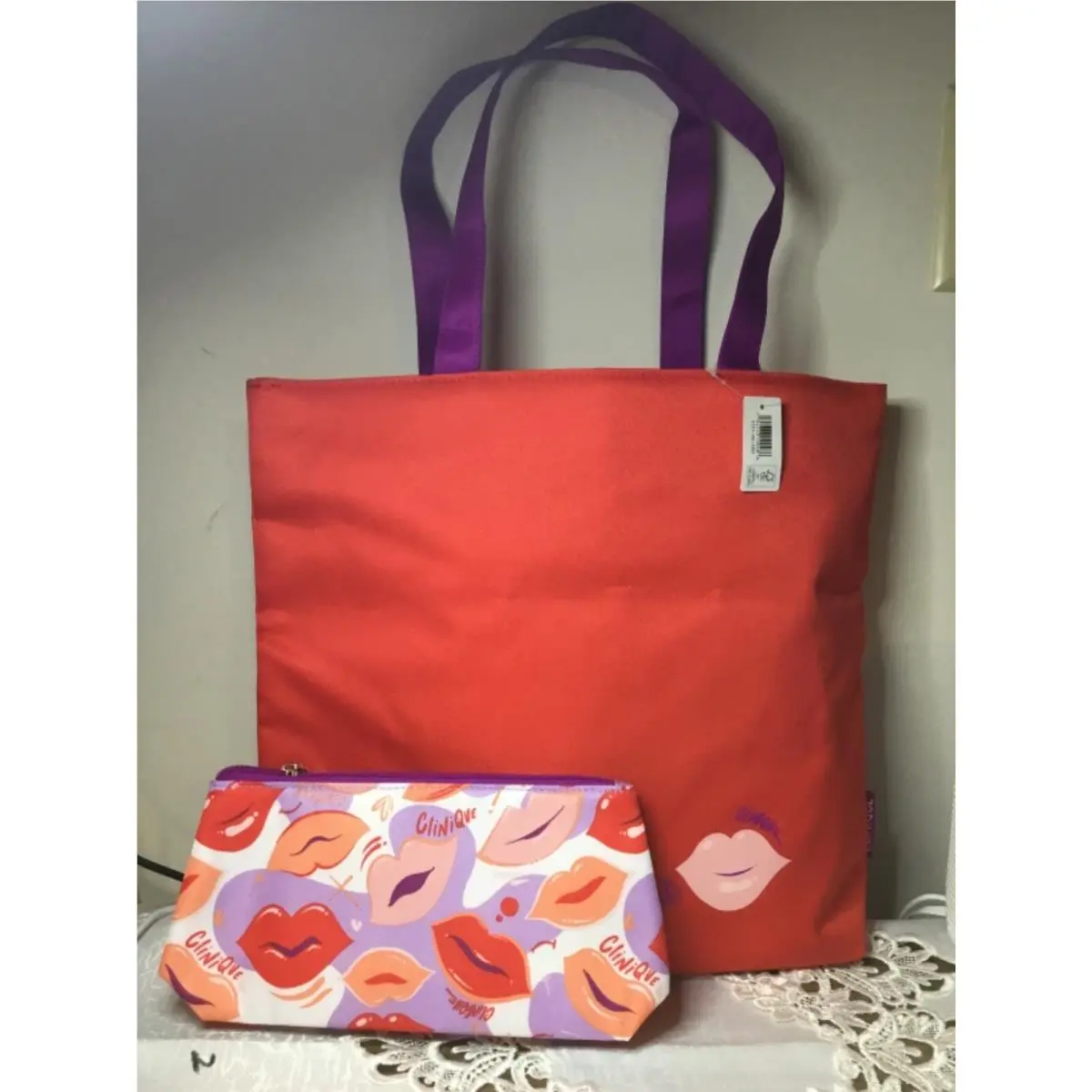 Clinique Red Lips Kisses Reversible Purplehandles Tote 15x13” x4 Makeup Bag