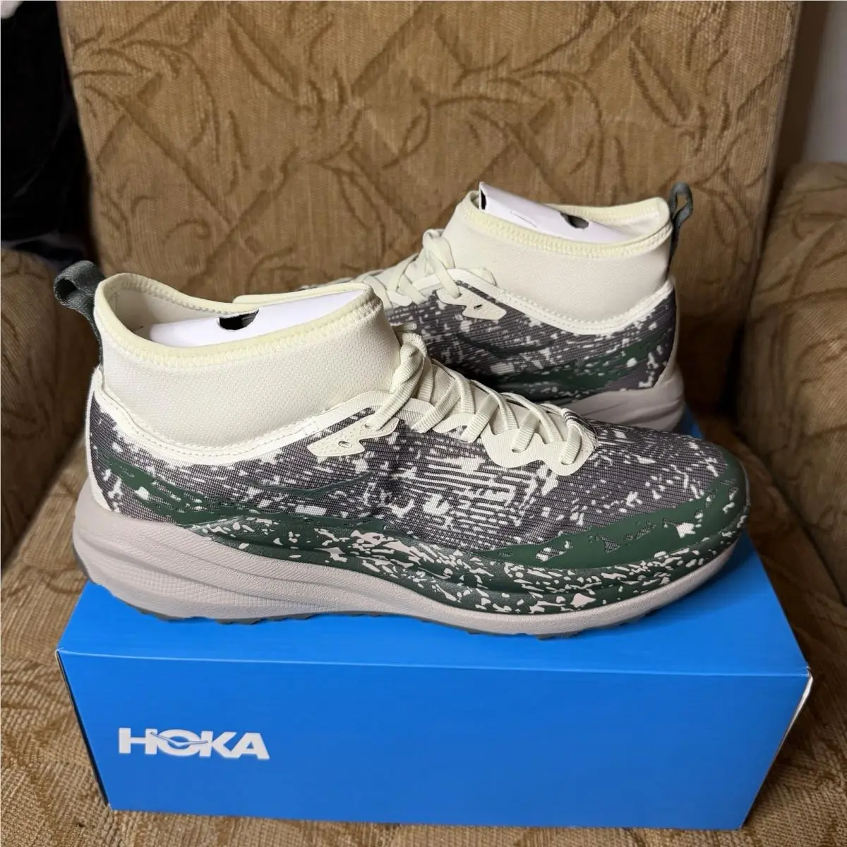 Hoka shoes - Hoka One One Speedgoat 6 Mid GTX - 1155152-TRFF - Truffle Salt / Cement 0