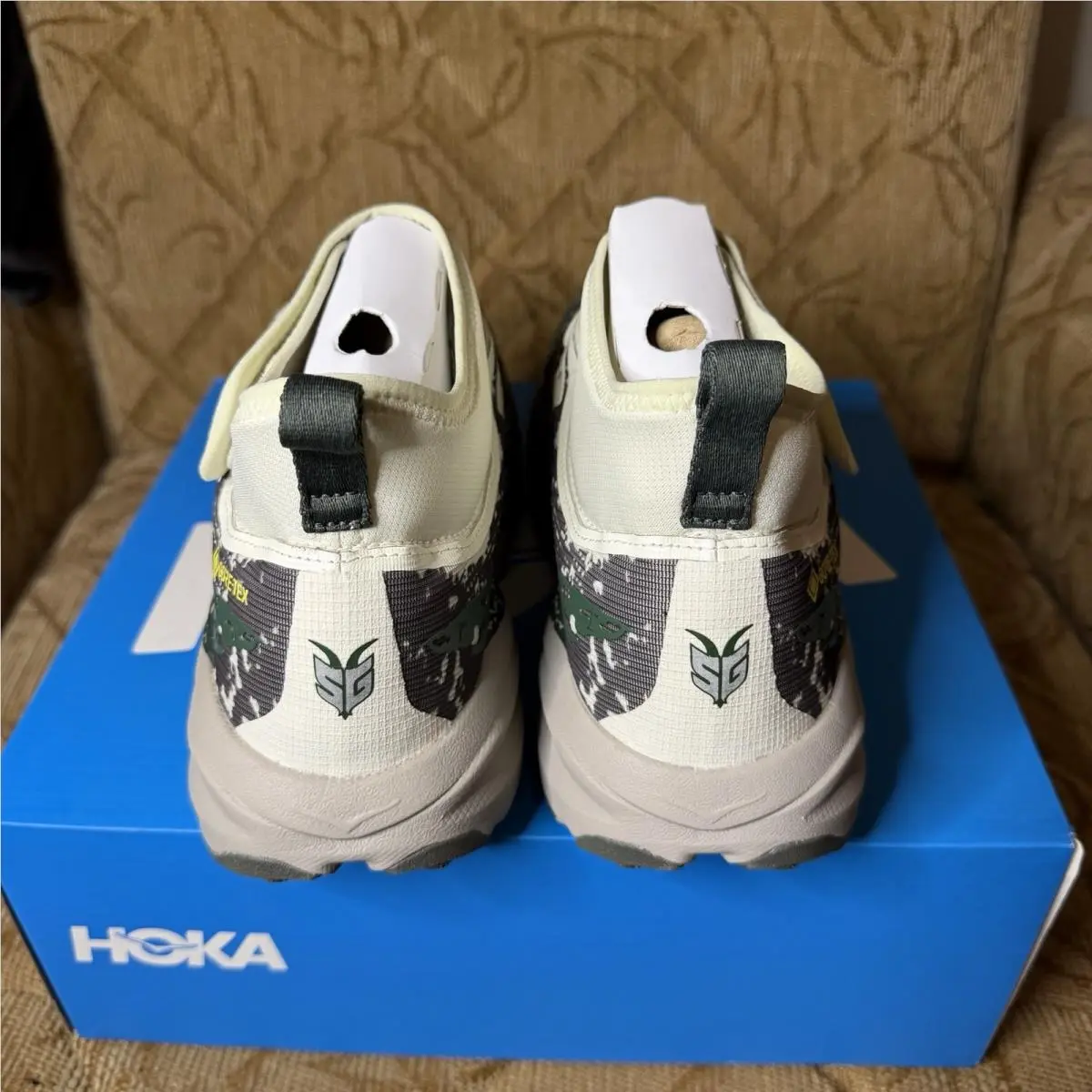 Hoka shoes - Hoka One One Speedgoat 6 Mid GTX - 1155152-TRFF - Truffle Salt / Cement 3