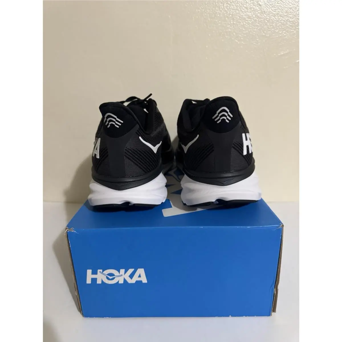 Hoka shoes - Hoka One One Clifton 9 - Black / White 9