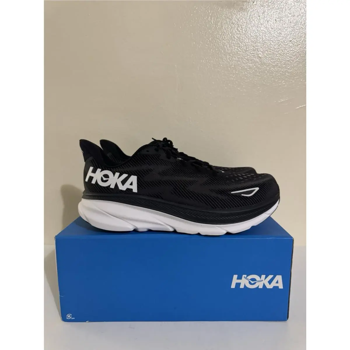 Hoka shoes - Hoka One One Clifton 9 - Black / White 13
