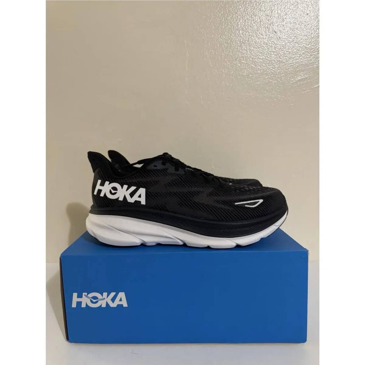 Hoka shoes - Hoka One One Clifton 9 - Black / White 0