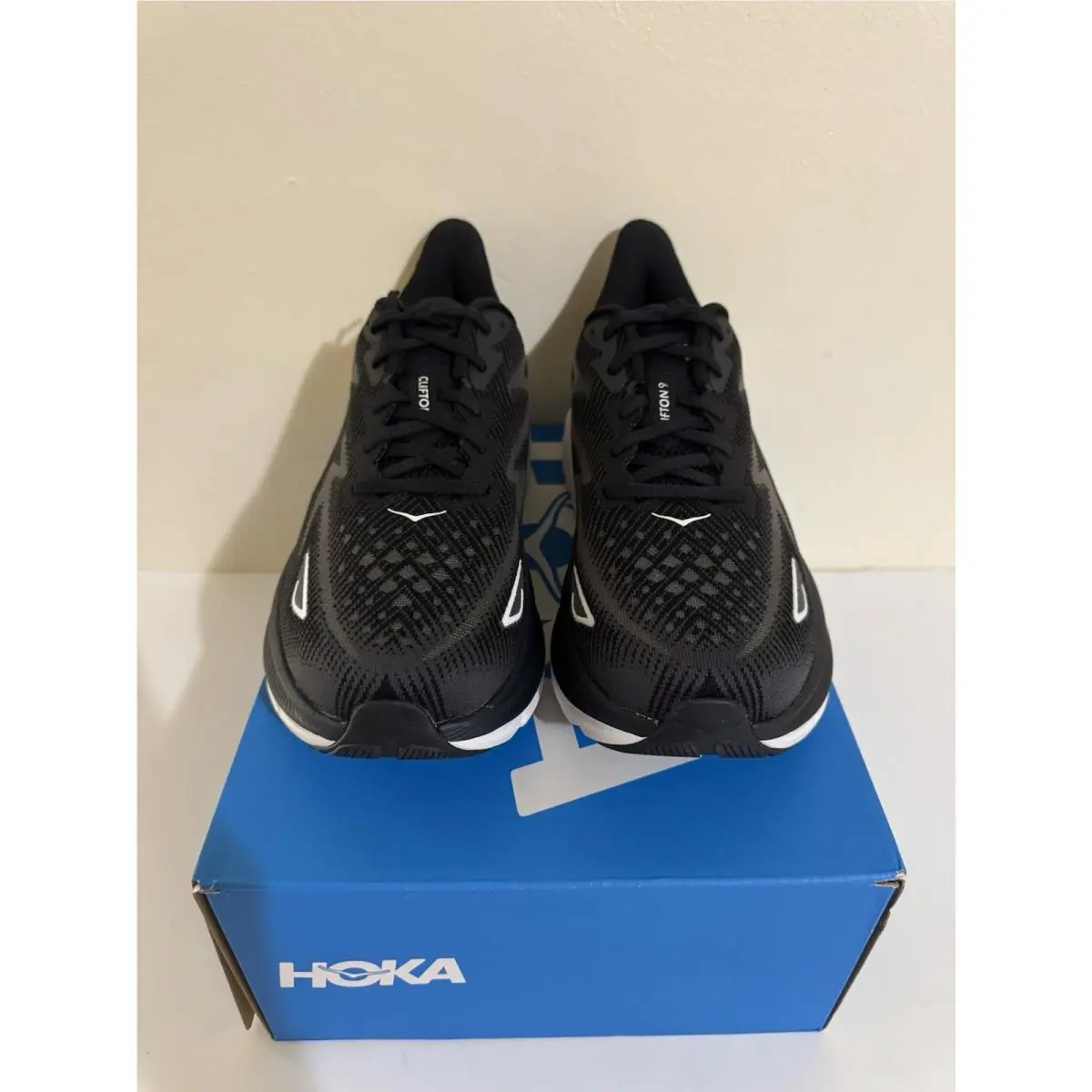Hoka shoes - Hoka One One Clifton 9 - Black / White 1
