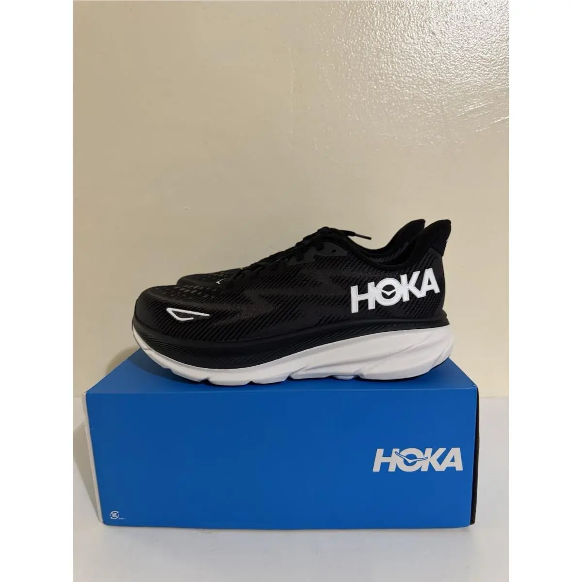 Hoka shoes - Hoka One One Clifton 9 - Black / White 3