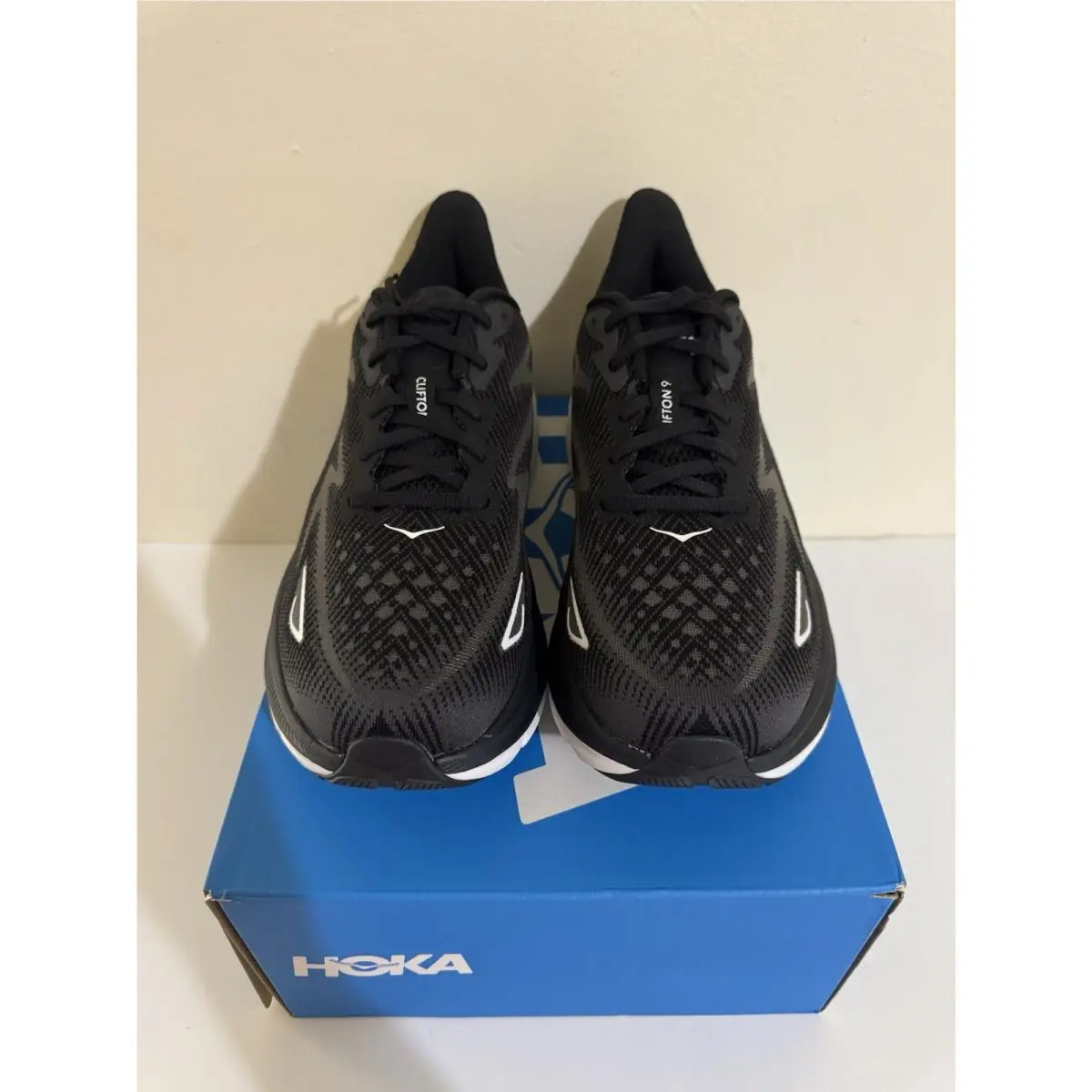 Hoka shoes - Hoka One One Clifton 9 - Black / White 6