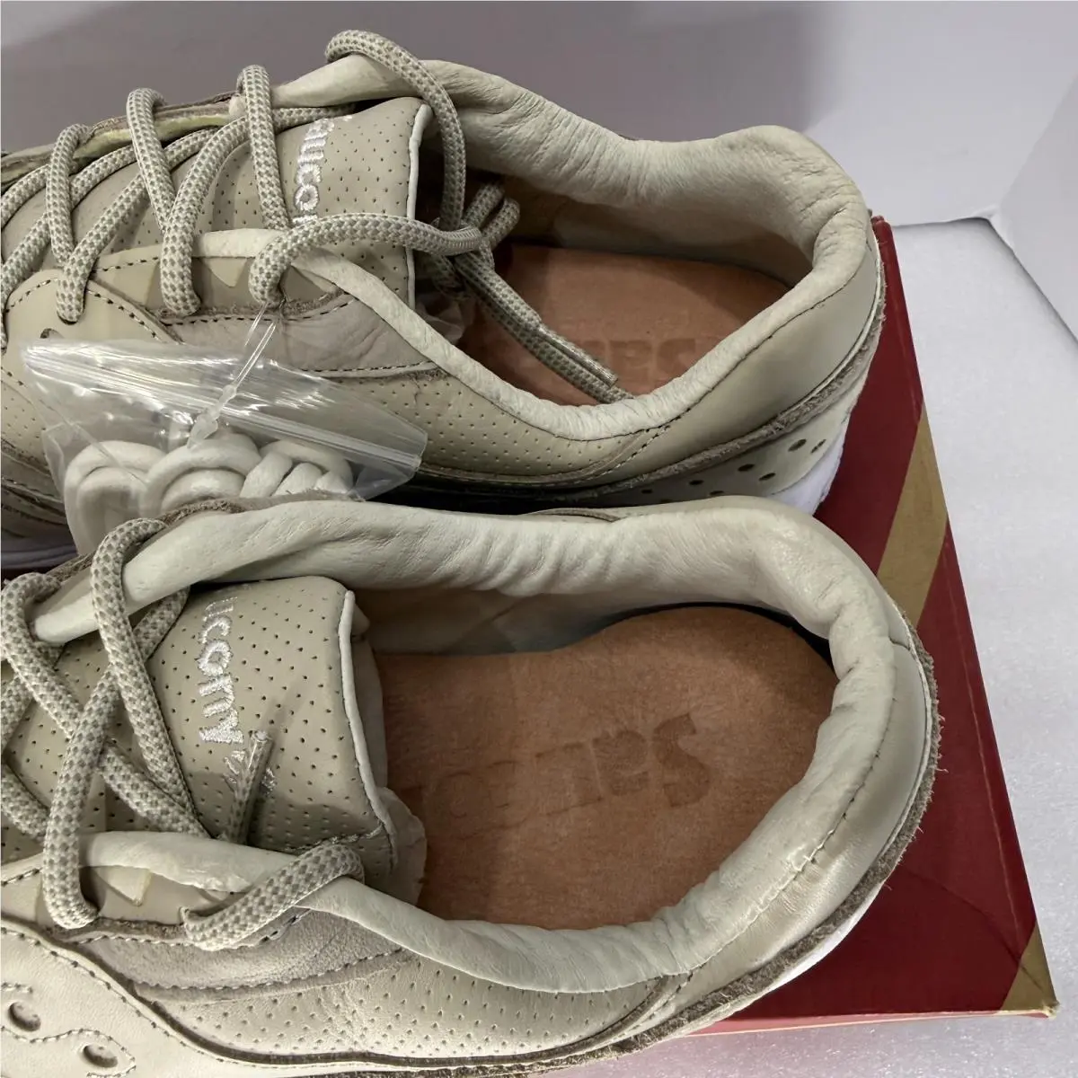 Saucony shoes - Saucony Grid 8000 - Grid - S70318-1 - Beige (UPC: 677338565374) 4
