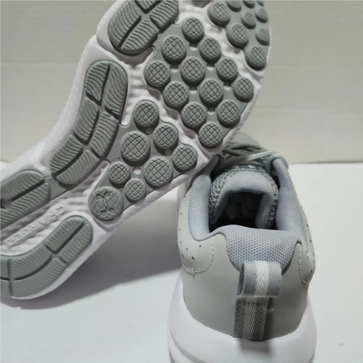 Under Armour shoes - Charged Assert 10 - Charged Assert - 3026175-102 - Gray 2