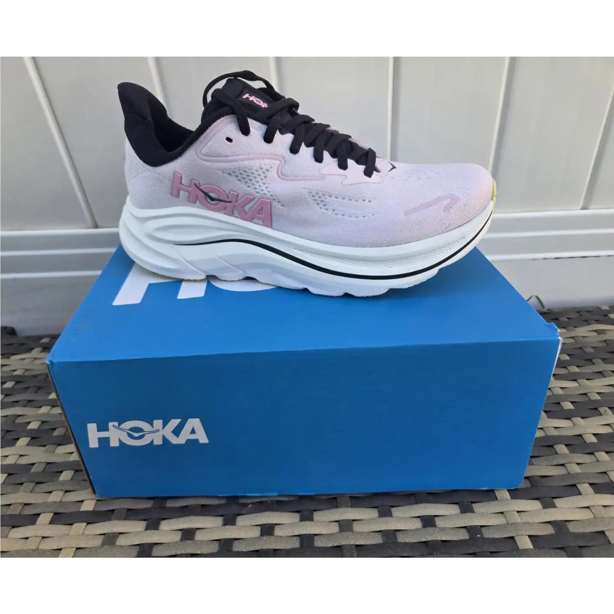 Hoka Women`s Clifton 10 Running Shoes Sz 7.5 B Usa