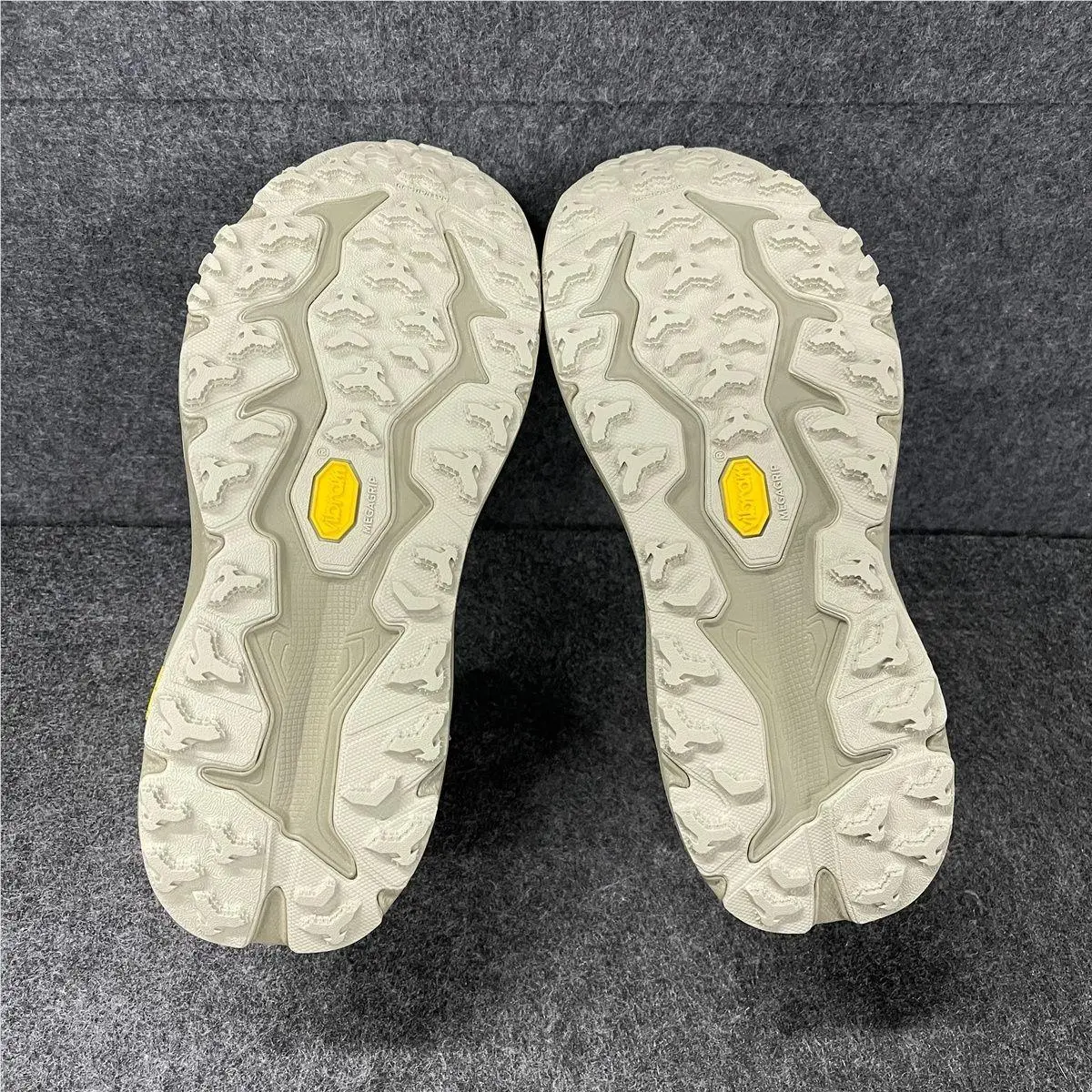 Hoka shoes - VS200893 - vs-200893 - Multicolor (UPC: 198605136580) 3