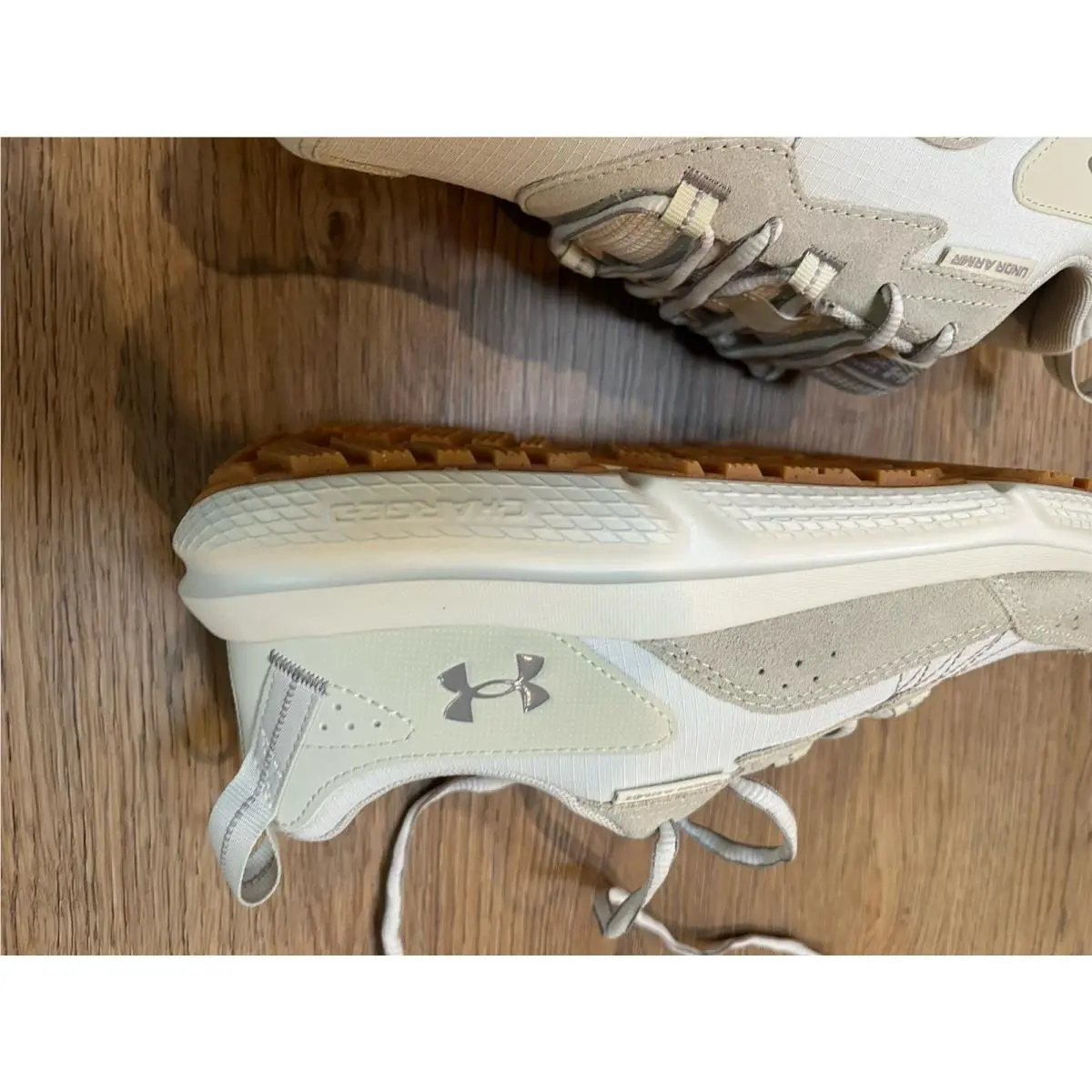 Under Armour shoes - UNDER ARMOUR Charged Vessert 2 - White 9