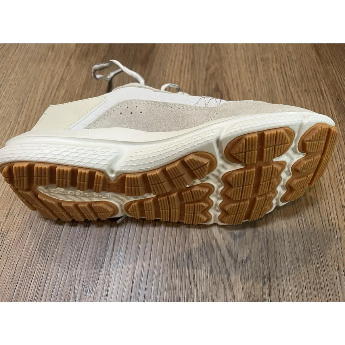 Under Armour shoes - UNDER ARMOUR Charged Vessert 2 - White 5